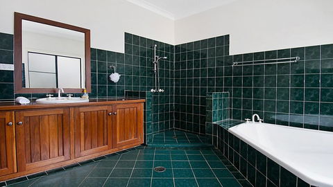 Robins Place - South Ballina - WiFi- Pet Friendly - Cruises Travel 2