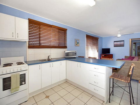 Roderick Street 52, Moffat Beach - Cruises Travel 2
