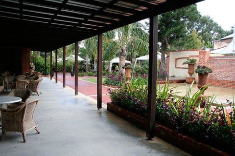 Rose & Crown Hotel - Tourism Guide 3