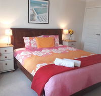 Rossmoyne 2 BEDROOM HOUSE SELF CHECK IN Walk to River Shops Bus Trains Cls to Airport City Beaches - Travel Agents