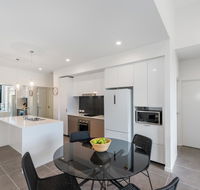 Round About Bulimba - Executive 3BR Bulimba apartment near Oxford St shops and restaurants - Tourism Guide