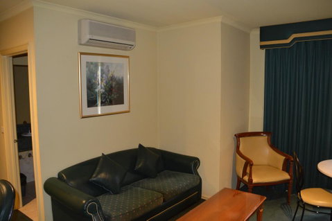 Rowville International Hotel - Tourism Guide 1