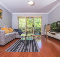 Rustic Hardwood 2 Bedroom Apartment in Randwick - Tourism Guide