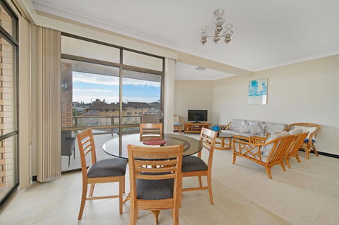 Sandpiper 9 25 Waugh Street - Travel Agents 2