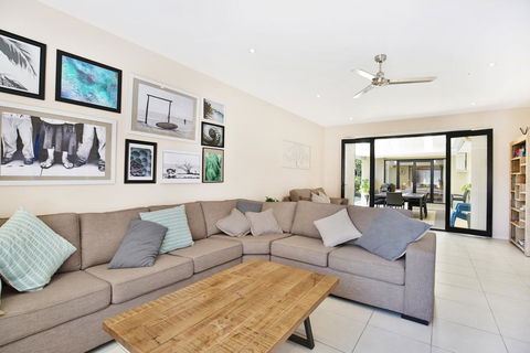 Sandy Bottom - Pet Friendly - 3 Min Walk To Beach - Travel Search 2