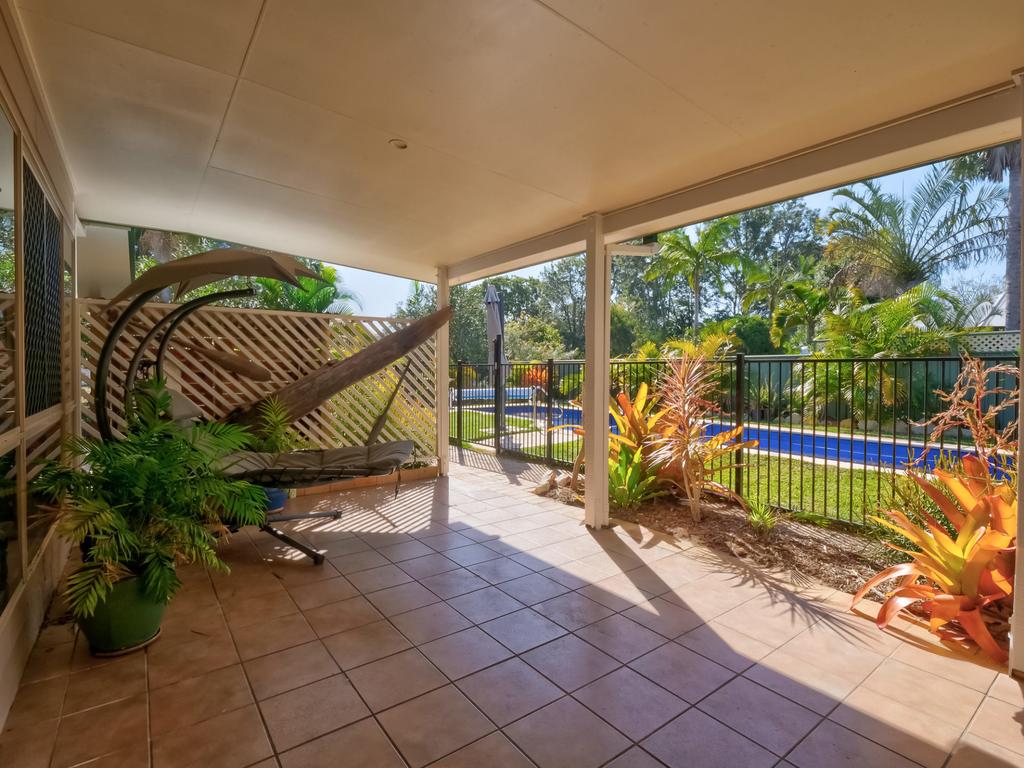 Dundowran Beach QLD Travel Search