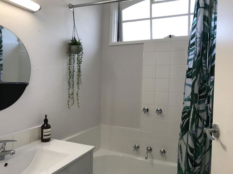 Santa Monica Apartment - Travel Agents 1