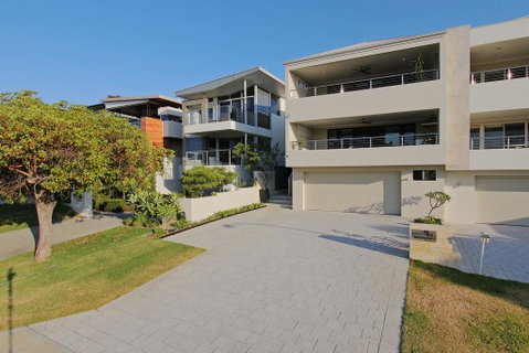 Sapphire Blue Apartment - Tourism Guide 3