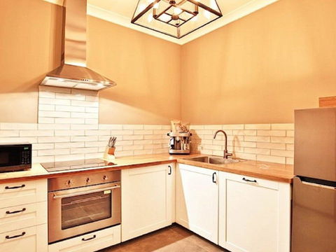 Sarnia - Period Home In Garden Oasis With Pool - Travel Search 1