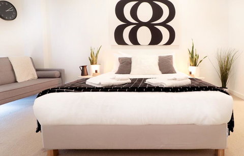 SATOR City Fringe Home Away From Home Pets OK! - Travel Agents 0