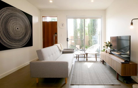 SATOR City Fringe Home Away From Home Pets OK! - Travel Agents 2