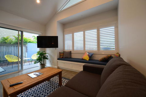 Sawtell Beach Shack 1 - Travel Agents 2