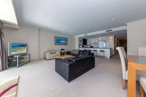 Scirocco, Unit 1/23 Tomaree Street - Cruises Travel 3