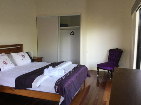 Sea Breeze Esplanade, Beachfront, Close Marina Hervey Bay - Travel Search 1