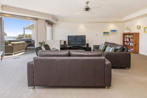 SEA GRANGE - MORNINGTON - Tourism Guide 2