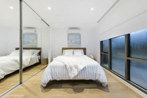SEA TEMPLE - MORNINGTON - Tourism Guide 0