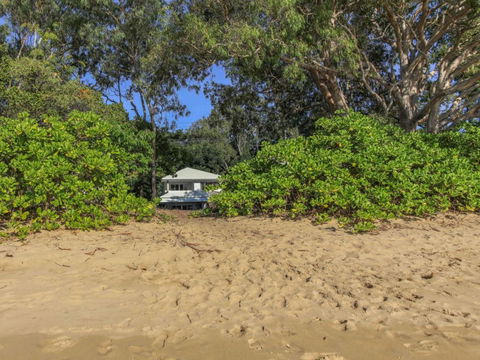 Seabreeze Beachfront - Clifton - Tourism Guide 0