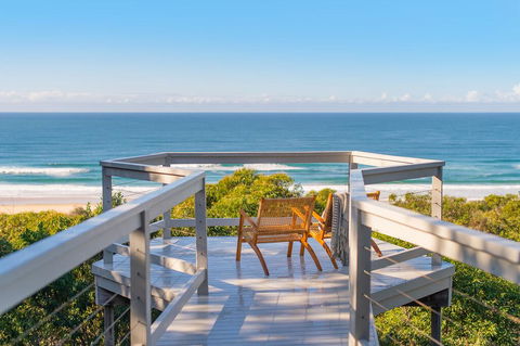 Seascape @ 19 Pindari - Privacy, Space, Views - Cruises Travel 0