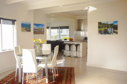 Seaside Retreat - Travel Search 0