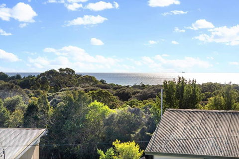 SEASIDE SERENITY 2 - L'Abode Accommodation - Travel Agents 3