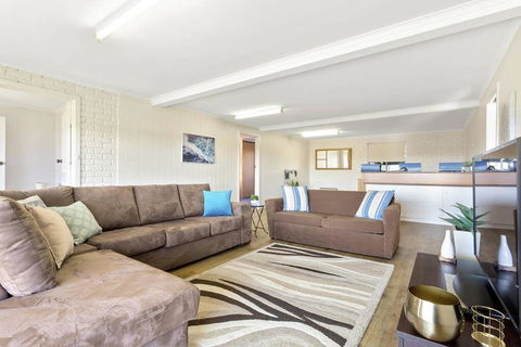 SEASIDE SERENITY 2 - L'Abode Accommodation - Travel Agents 0