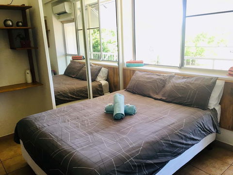 Seaview Studio - Travel Search 1