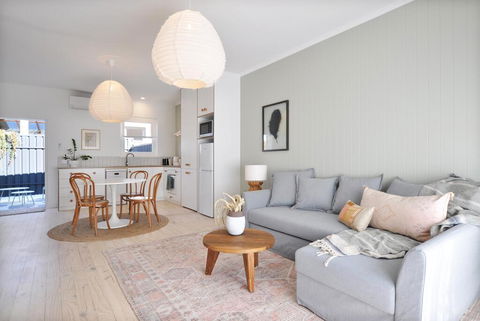 Seed At Arlo's - Refined Luxury In Glenelg - Tourism Guide 0