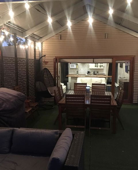 Shack Built Over The Murray River - Cruises Travel 3
