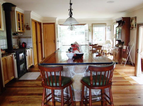 Shakespeare's Wilderness Chalet - Tourism Guide 2