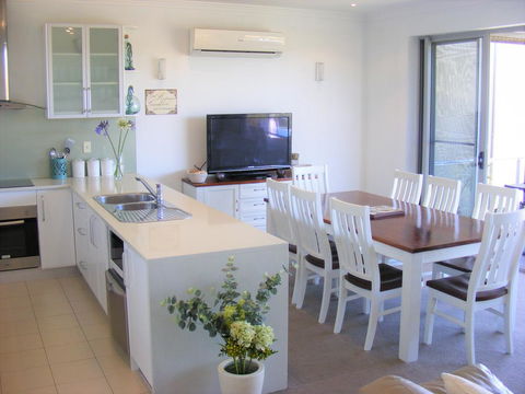 Shearwaters Apartment, Ocean Views - Travel Search 1