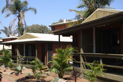 Shelly Beach Holiday Park - Travel Search 3