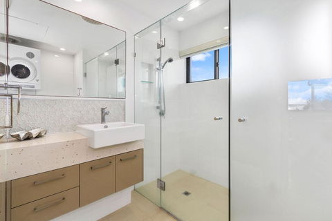 Shoreline Nine Penthouse With Ocean Views - Travel Search 2