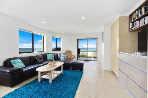Shoreline Nine Penthouse With Ocean Views - Travel Search 1