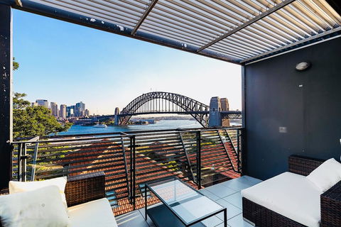 Short Stay Breathtaking Sydney Harbour View Apartment - Cruises Travel 1