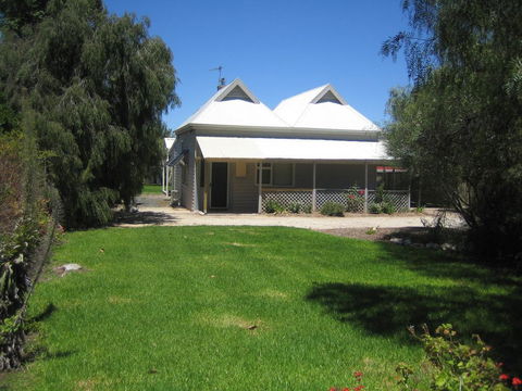 Showgrounds Cottage Naracoorte - Travel Search 0