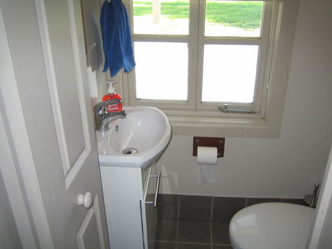 Showgrounds Cottage Naracoorte - Travel Search 2