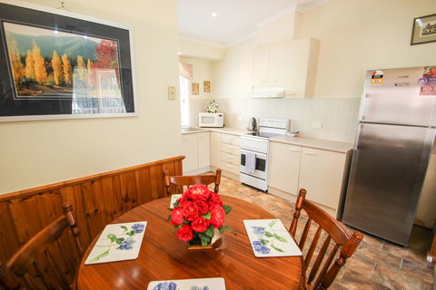 Silver Birches Holiday Unit 5 - Travel Agents 0