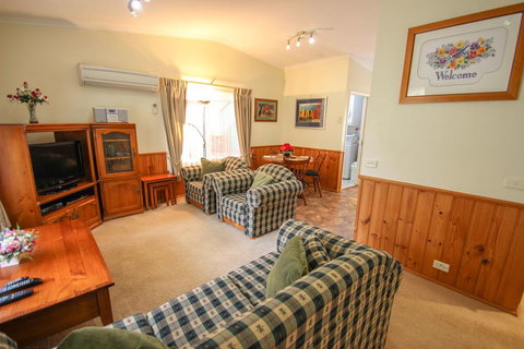 Silver Birches Holiday Unit 5 - Travel Agents 3