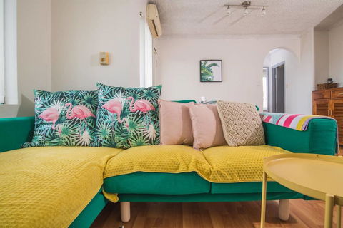 SIMPLE COMFORT! 2bed1bath Unit In Meadowbank - Travel Agents 3