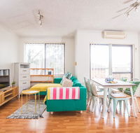 SIMPLE COMFORT 2bed1bath Unit in Meadowbank - Travel Agents