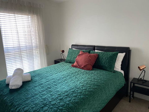 SKY GARDENS SUNSET RIVER VIEW NETFLIX WINE PARKING - Travel Search 2