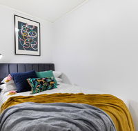 Sleek modern apartment close to everything - Cruises Travel