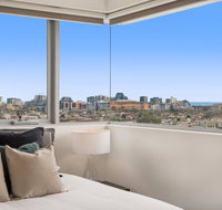 Sleek Skyline View Apartment Ideal for City Break - Tourism Guide