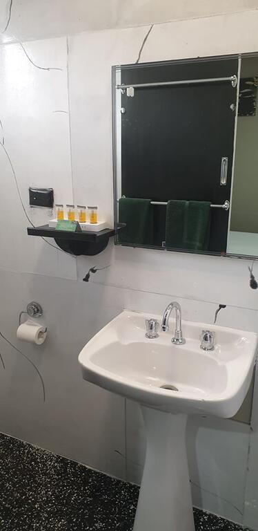 Smerdon Lodge Motel - Tourism Guide 3