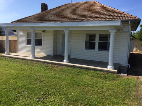 Smith Street Cottage Naracoorte - Cruises Travel 1