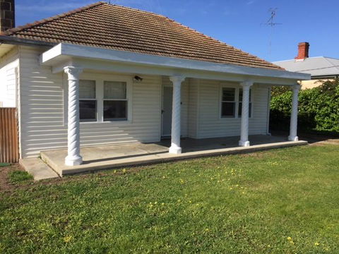 Smith Street Cottage Naracoorte - Cruises Travel 0