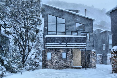 Snow Stream Apartments - Cruises Travel 1