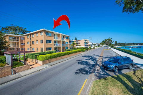 South Pacific, Unit 2/13-15 Shoal Bay Road - Travel Agents 2