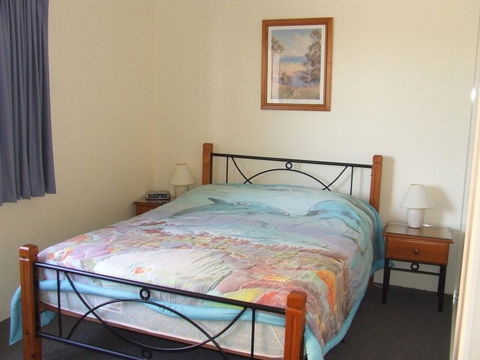 South Pacific, Unit 2/13-15 Shoal Bay Road - Travel Agents 1