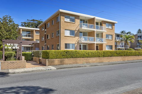 South Pacific, Unit 5/13 Shoal Bay Road - Travel Agents 2